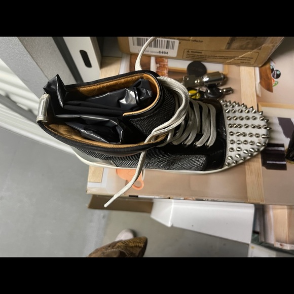 LV sneaker red bottoms - Picture 2 of 8